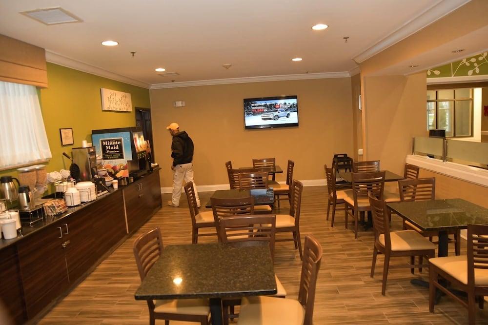 Sleep Inn & Suites Laurel Bagian luar foto