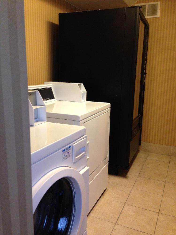 Sleep Inn & Suites Laurel Bagian luar foto