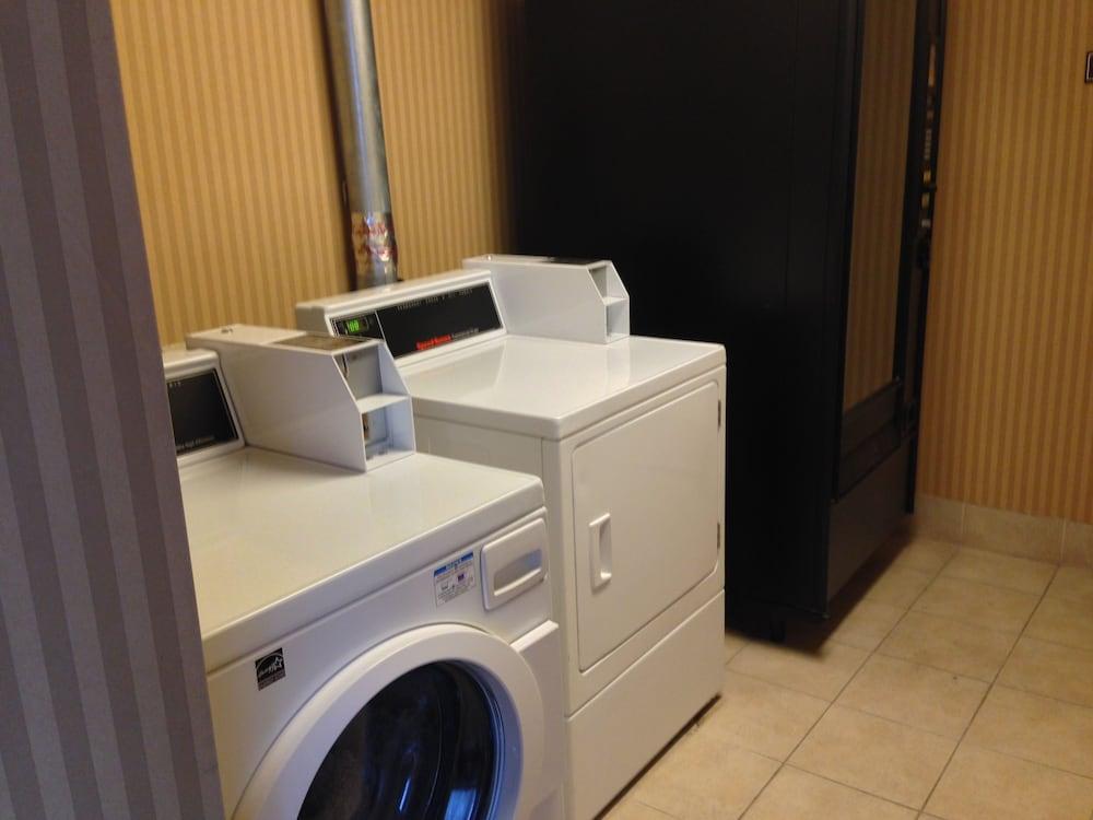 Sleep Inn & Suites Laurel Bagian luar foto