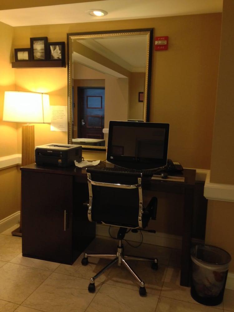 Sleep Inn & Suites Laurel Bagian luar foto
